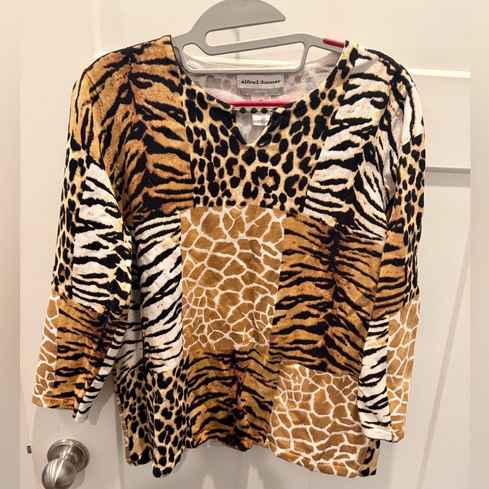 Alfred Dunner Petite PXL Animal Print Cotton Top V-Neck